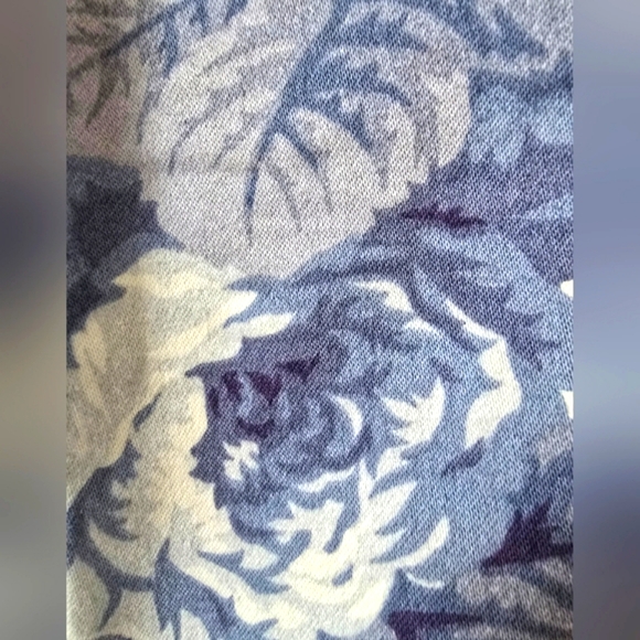 Lauren Ralph Lauren Blue and White Floral Pants - Picture 6 of 11